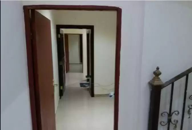 Residential Ready Property 1 Bedroom U/F Apartment  for rent in Al Sadd , Doha #15963 - 1  image 